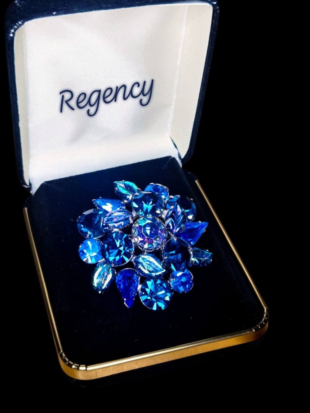 Vtg Regency Sapphire & Aurora Borealis Blue Rhinestone Layered Cluster Brooch